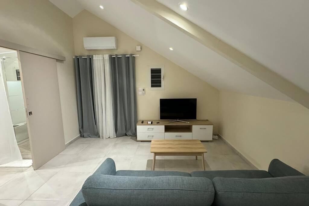 Grand Studio Charmant, Tout Equipe… Saint-Denis Exteriör bild