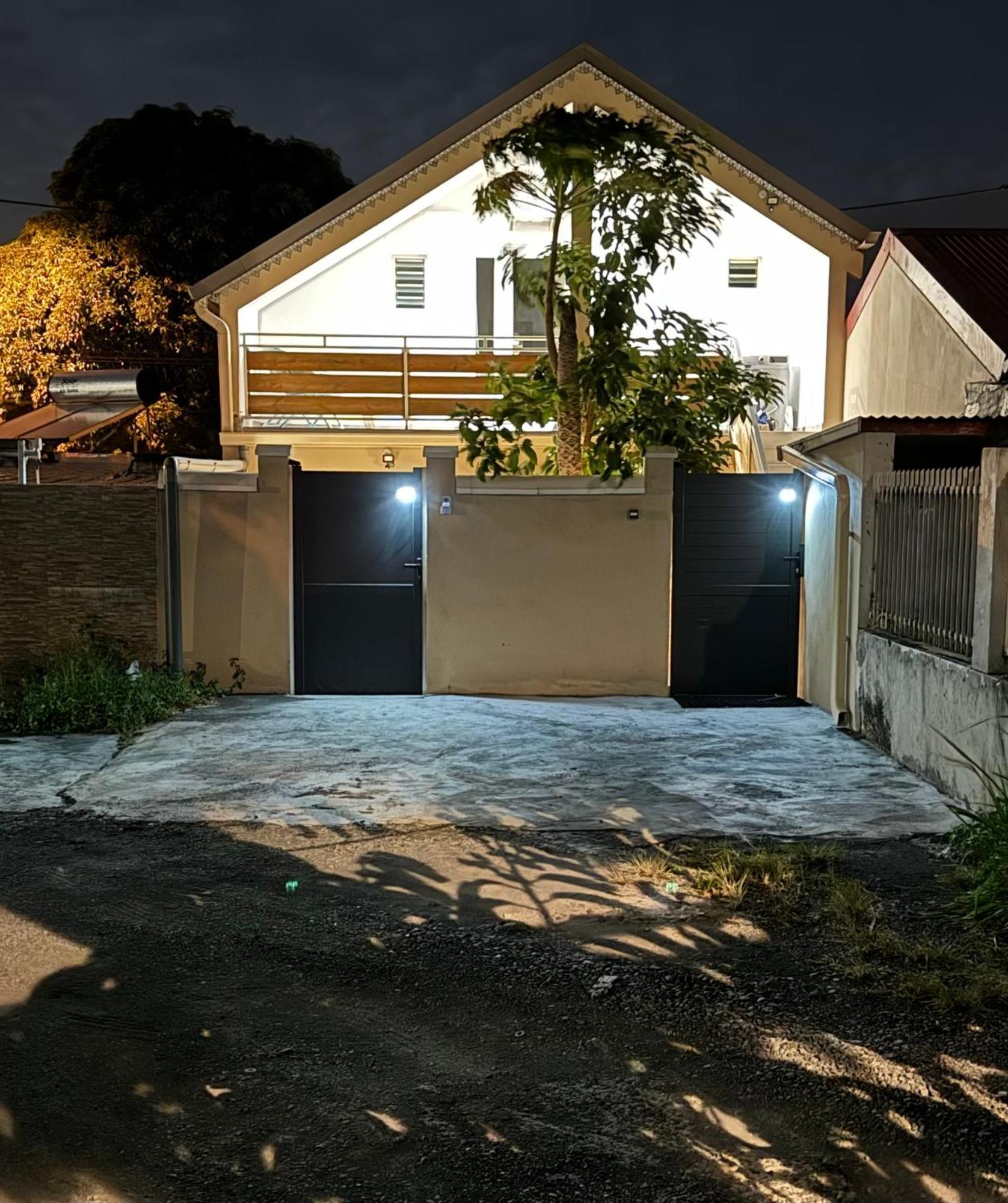Grand Studio Charmant, Tout Equipe… Saint-Denis Exteriör bild