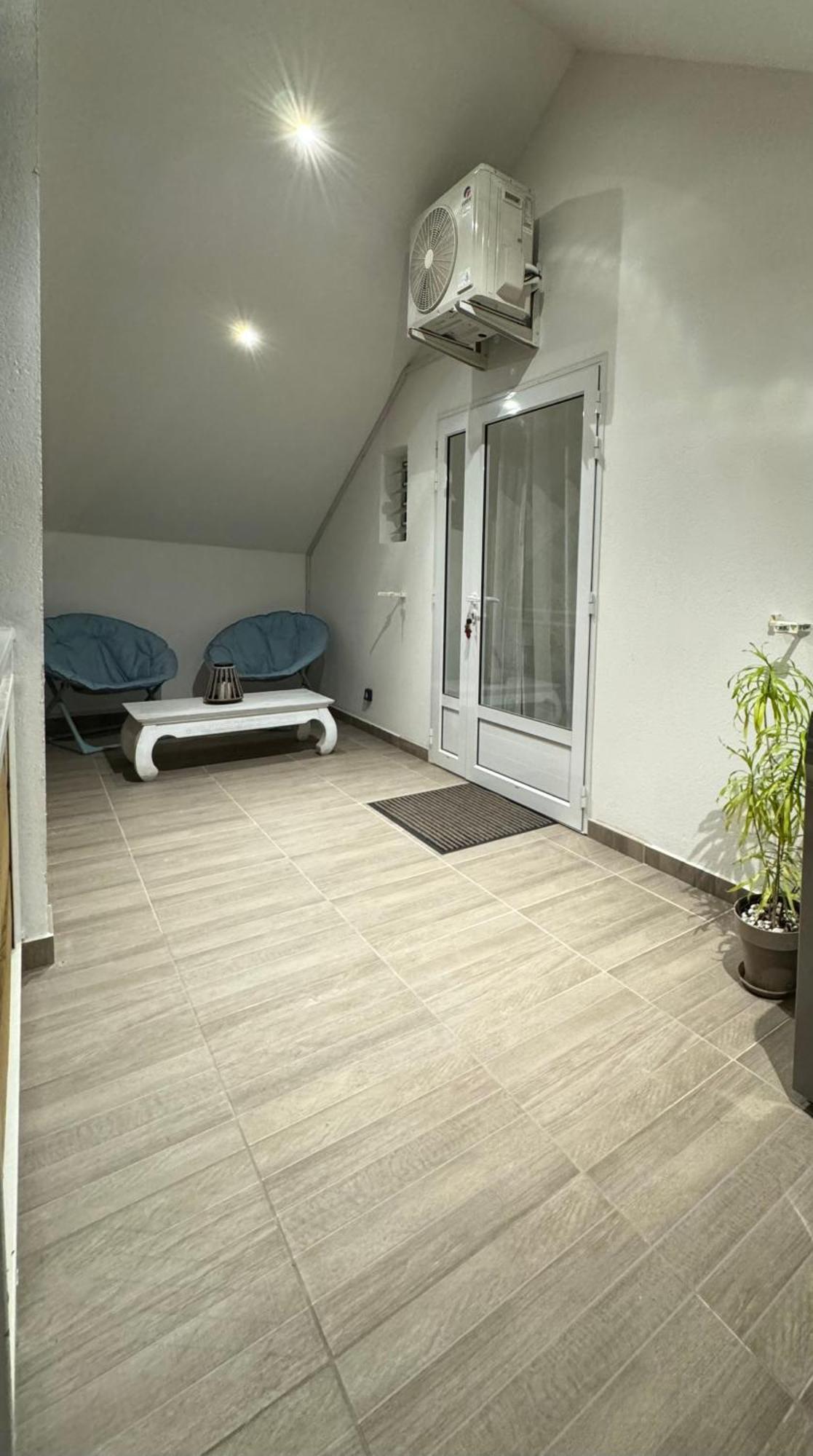 Grand Studio Charmant, Tout Equipe… Saint-Denis Exteriör bild